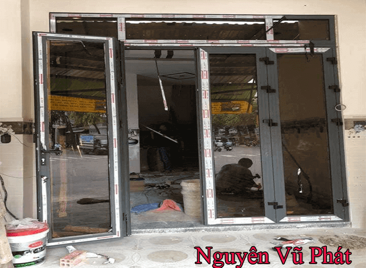 Thợ thi công cửa nhôm xingfa 4 cánh nhập khẩu giá rẻ