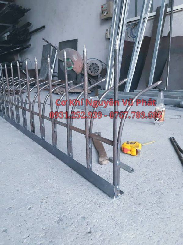Chông sắt hàng rào sắt đặc chống trộm